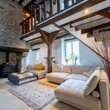 펜션 Historic 600 Year Old Mill With Heated Pool Near Paris Saclas