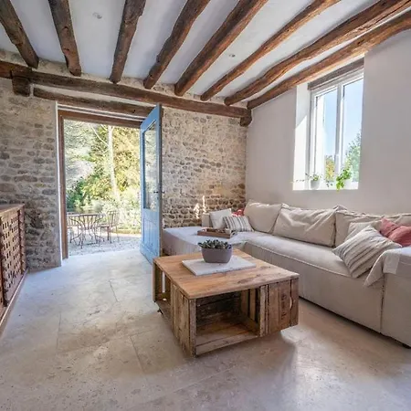 펜션 Historic 600 Year Old Mill With Heated Pool Near Paris *